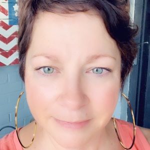 Meet your Posher, Paula